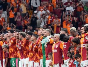 Galatasaray seyircisi önünde farklı başladı: Karagümrük’ü 3-0 geçti