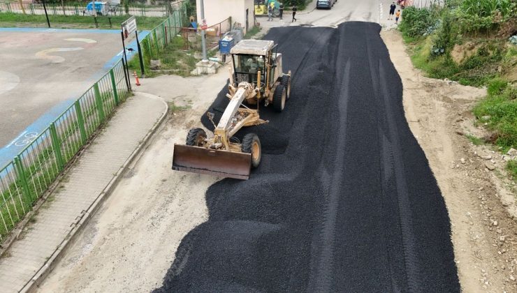 Giresun Belediyesi acil alanlara asfalt müdahalesi yaptı