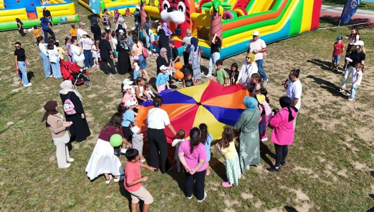 Gölcük Millet Bahçesi çocuk kahkahalarıyla şenlendi