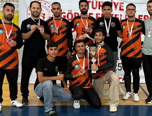 Halil Nacar: Bu gençler alkışlanır