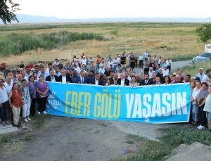 CHP Milletvekilleri Eber Gölüne çıkarma yaptı