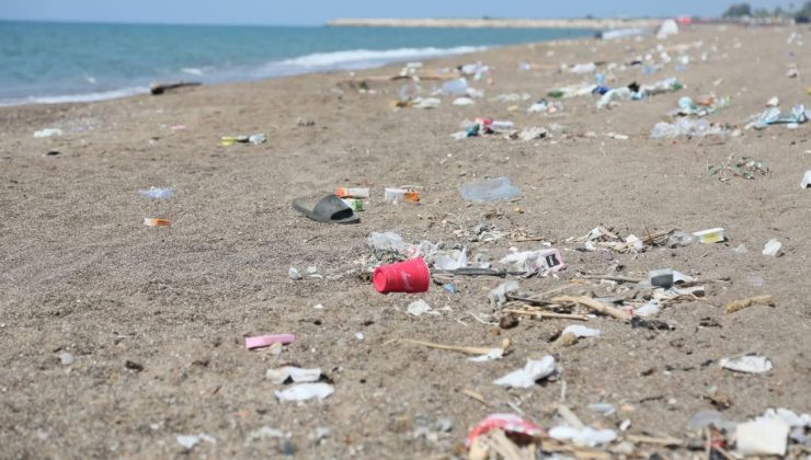 Kumköy Sahili'nde barakalar gitti, çöplük kaldı