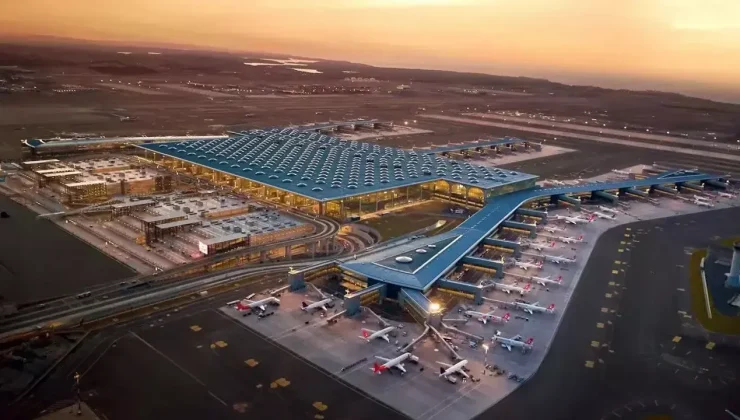 Her üç yolcudan ikisi İstanbul ve Antalya havalimanlarını tercih etti