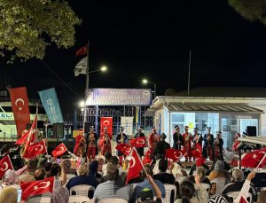 Kocaeli Büyükşehir’in Mehter ve Bando Takımı, Karamürsellileri coşturdu; 30 Ağustos’a özel konser