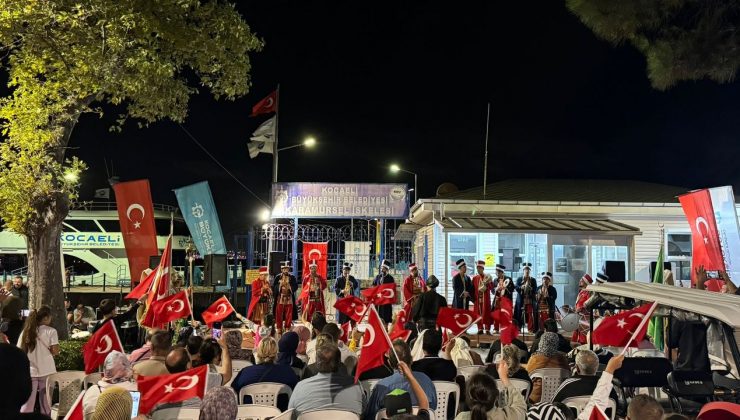 Kocaeli Büyükşehir’in Mehter ve Bando Takımı, Karamürsellileri coşturdu; 30 Ağustos’a özel konser