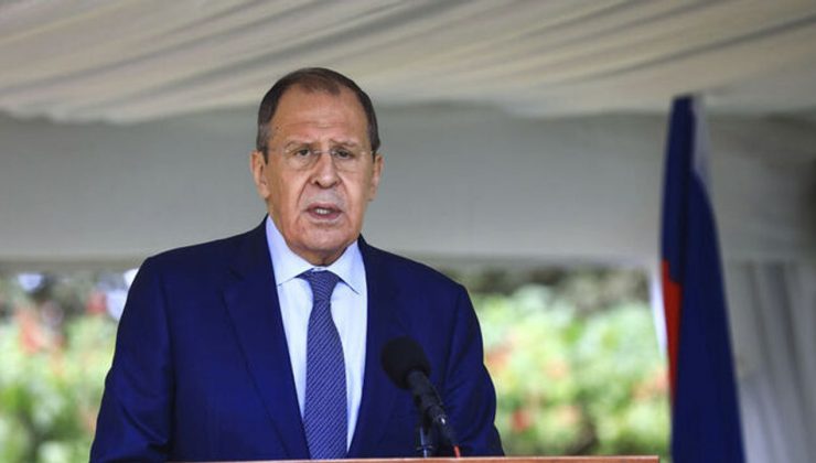 Lavrov: İstanbul’da 2022’de üzerinde mutabık kalınan güvenlik garantilerini destekliyoruz
