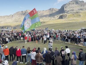 Ovit Yaylasında ilk gün coşkusu; on binler horona durdu