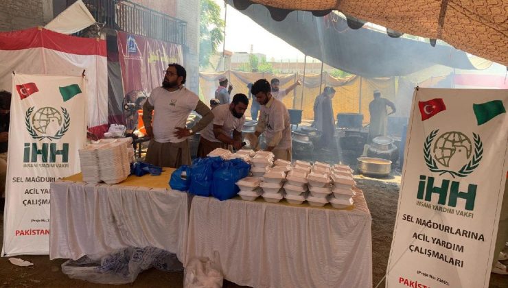 Pakistan’daki sel mağdurlarına yardım ulaştırıldı