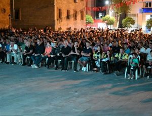 Isparta’da Fenerbahçe – Benfica maçı dev ekranda yayınlandı