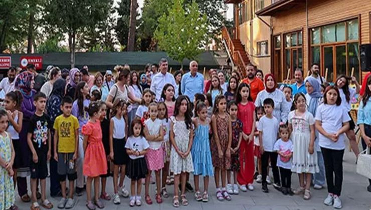 Burdur’da yaz sanat kursları sergisi açıldı