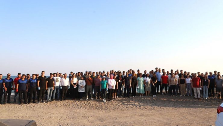 Aksu Belediyesi'nden Kumköy sahilinde geniş çaplı temizlik