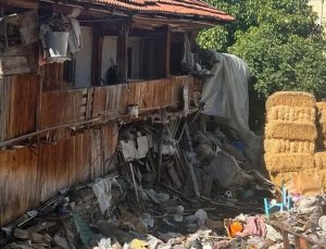 Bucak’ta evden 20 kamyon çöp çıktı: Aynı adreste ikinci temizlik