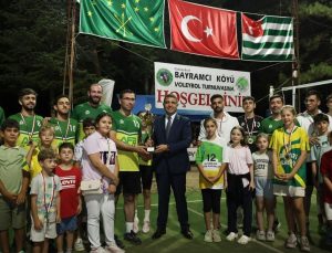 Bayramcı voleybol turnuvasında Tahirağa şampiyon oldu
