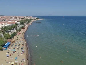 Tekirdağ’da fırtına hayatı olumsuz etkiledi: Denize girmek yasak