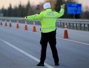 İstanbul’da 30 ağustos provaları için bazı yollar trafiğe kapatıldı
