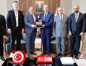 İngiltere’deki Türk Dünyasından KKTC Cumhurbaşkanı Ersin Tatar’a destek ziyareti