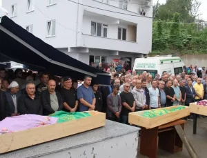 Gurbetçi aileden 3 kişi gözyaşları ile toprağa verildi