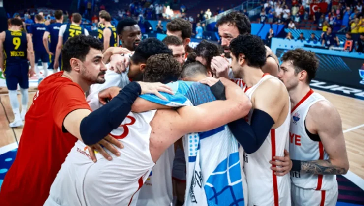 12 Dev Adam yarı final için sahada: Rakip Polonya