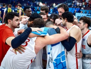 12 Dev Adam, çeyrek finalde Polonya ile karşılaşacak