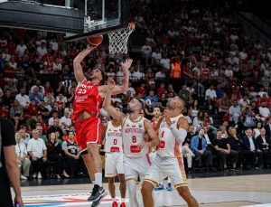 12 Dev Adam, galibiyet serisini sürdürdü