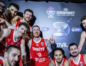 12 Dev Adam tarihi zaferin eşiğinde: Finalde rakip Almanya