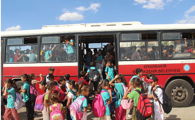 Diyarbakırlı Veliler, Çocuklarımızı Okula Göndermeyeceğiz!