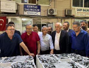 Balıkesir'de balık sezonu ilk mezatla açıldı