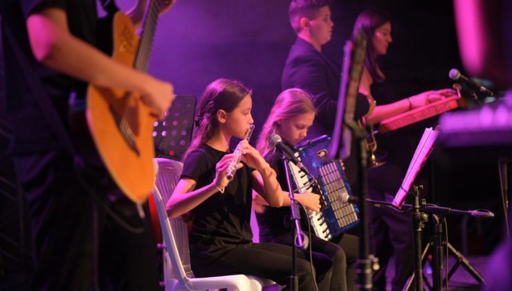 MOD10 Gençlik Orkestrası Altınova’da kurtuluş coşkusu yaşattı