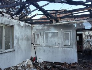 Kocaeli Büyükşehir’den evi yanan vatandaşa yardım eli