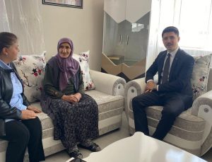 Digor Kaymakamı Kahraman’dan şehit babasına anlamlı ziyaret