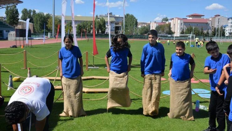 Kars’ta çocuklar geleneksel oyunlarla buluştu