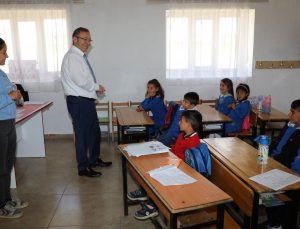 Vali Ziya Polat’tan Tekneli Köyü İlkokulu’na ziyaret