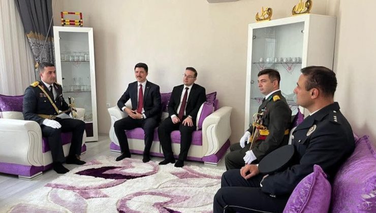 Digor Kaymakamı Kahraman’dan Şehit Hasan Baykız kabrini ziyaret etti