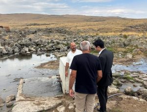 Susuz İlçesinde köylerin içme suyu sorununa çözüm arayışları sürüyor