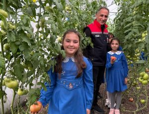 Selim'de uygulama serasında düzenlenen özel bir etkinlikte ilkokul öğrencileriyle bir araya gelindi