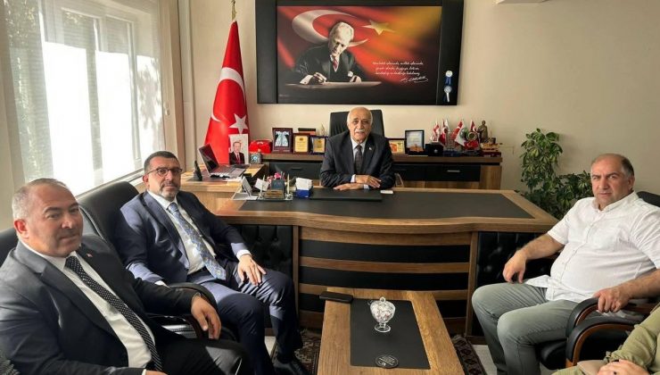 AK Parti Milletvekili Adem Çalkın, Çıldır Belediye Başkanı Azizoğlu’nu ziyaret etti