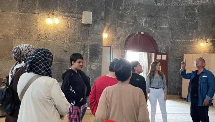 Kars Gündüz Engelli Bakım Merkezi’nden Mevlid Kandili etkinliği