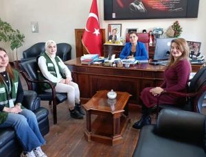 Yeşilay Kars Şubesinden Sosyal Yardımlaşma ve Dayanışma Vakfı’na ziyaret