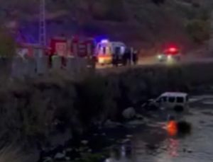 Kars’ta araç Kars Çayı’na düştü: 1 kişi yaralandı
