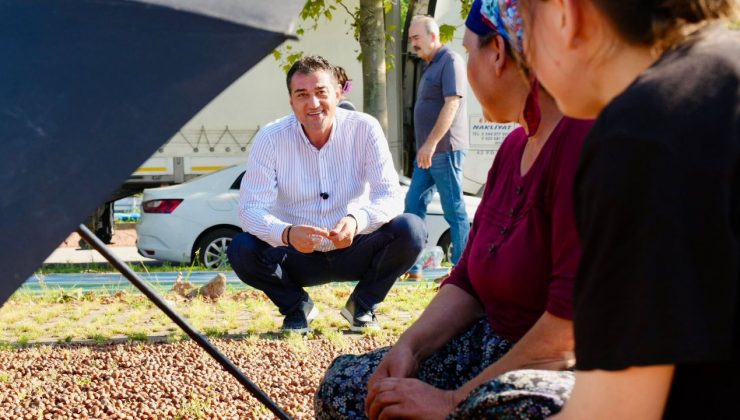 Fuat Köse sahilde fındık kurutan üreticileri ziyaret etti