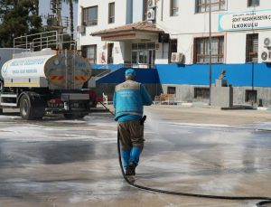 Haliliye Belediyesi'nden okullara eğitim öncesi temizlik seferberliği