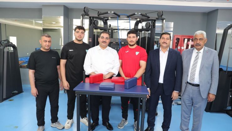 Haliliye Belediye Başkanı Canpolat dünya şampiyonuna moral ziyareti