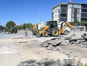 Isparta'da 230 ve 234 cadde kesişimine akıllı modern dönel kavşak yapılıyor