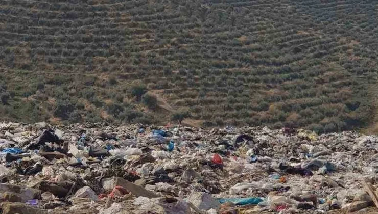 İzmir’de biriken çöpler yangın riskini artırıyor