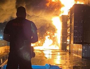 Aliağa Nemport Limanı’nda konteyner yangını