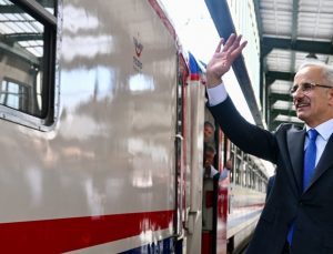 Turistik Karaelmas Treni Seferlere Başlıyor