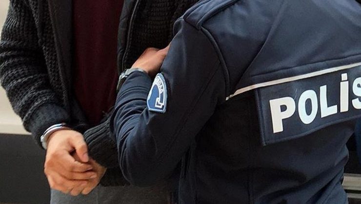 Kızını sosyal medya yayınında oynatan baba gözaltında