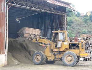 Belediye konkasör tesisi tam kapasite çalışıyor