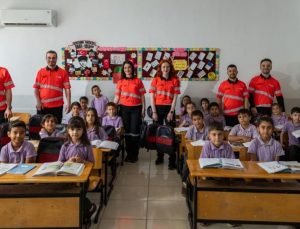 Kullanım süresi dolan uçak koltukları okul çantasına dönüştü