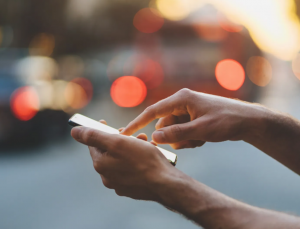 Facebook ve Instagram, İngiltere'de reklamsız abonelik sunacak